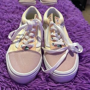 New without tags Vans for girls, size 4!